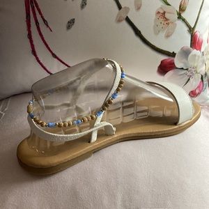 NWOT - Periwinkle Blue Silver Round Cream Carved Beaded Wider Ankle Bracelet